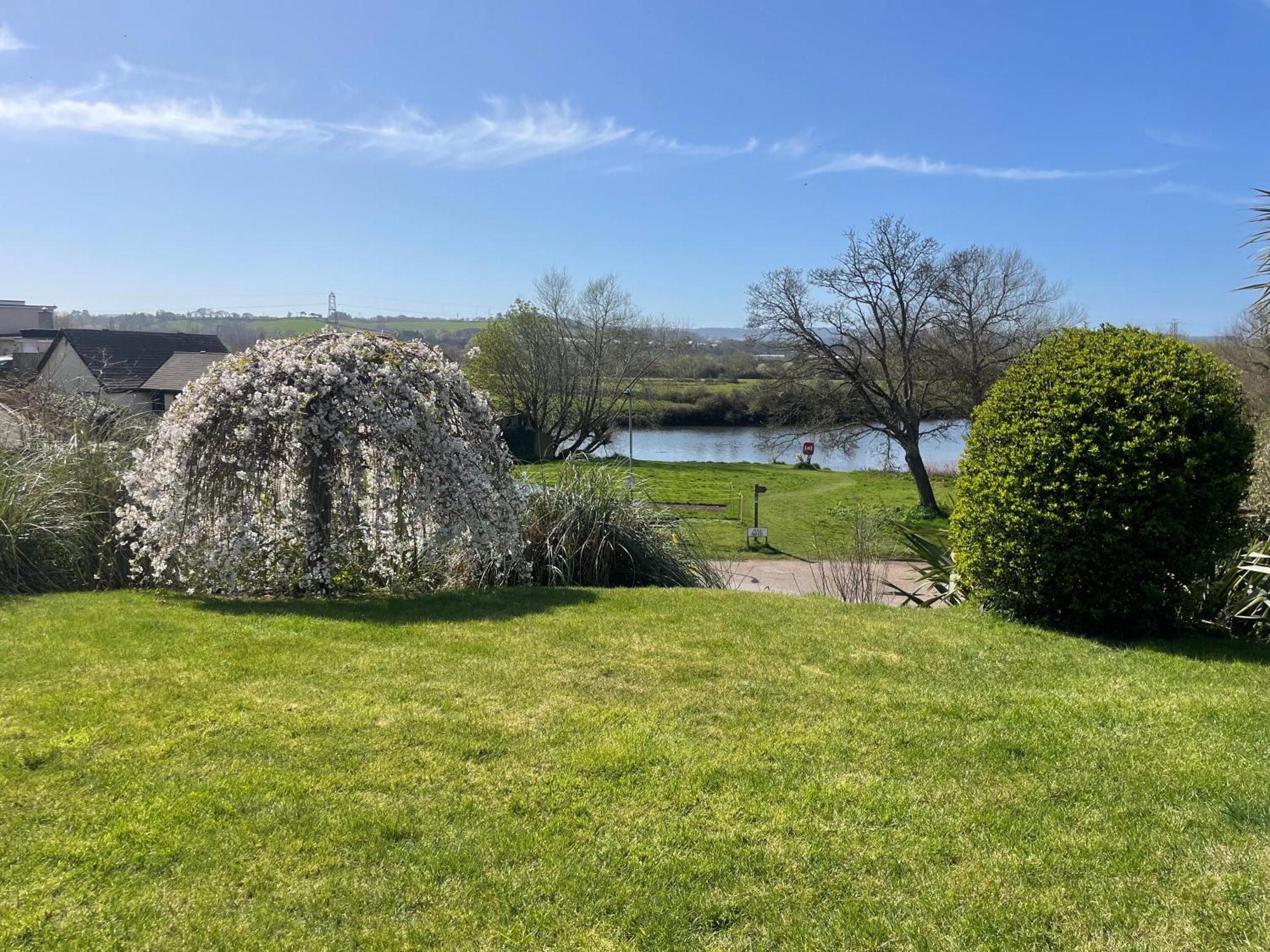 River Retreat Apartment Exeter - River Views & Parking Exteriör bild